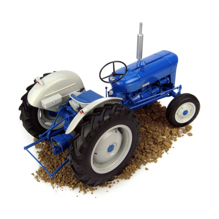 Universal Hobbies 1/16 Scale Fordson Super Dexta New Performance Tractor Diecast Replica UH2900